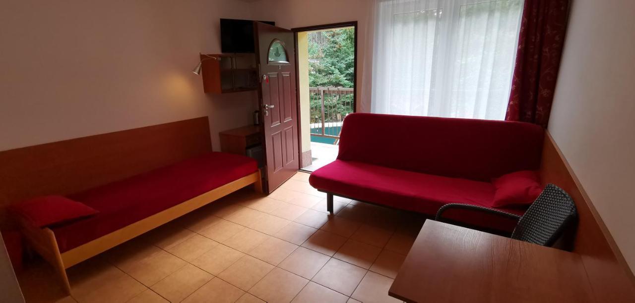 Pod Filarami Pobierowo Hotel Eksteriør billede